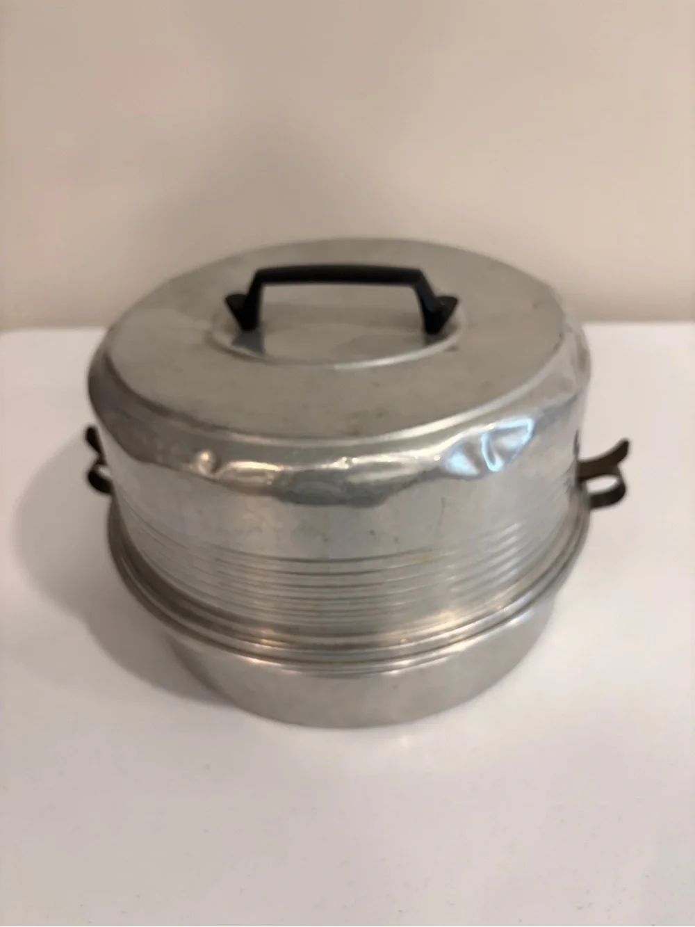 Vintage Regal Ware Aluminum Cake and Pie Carrier